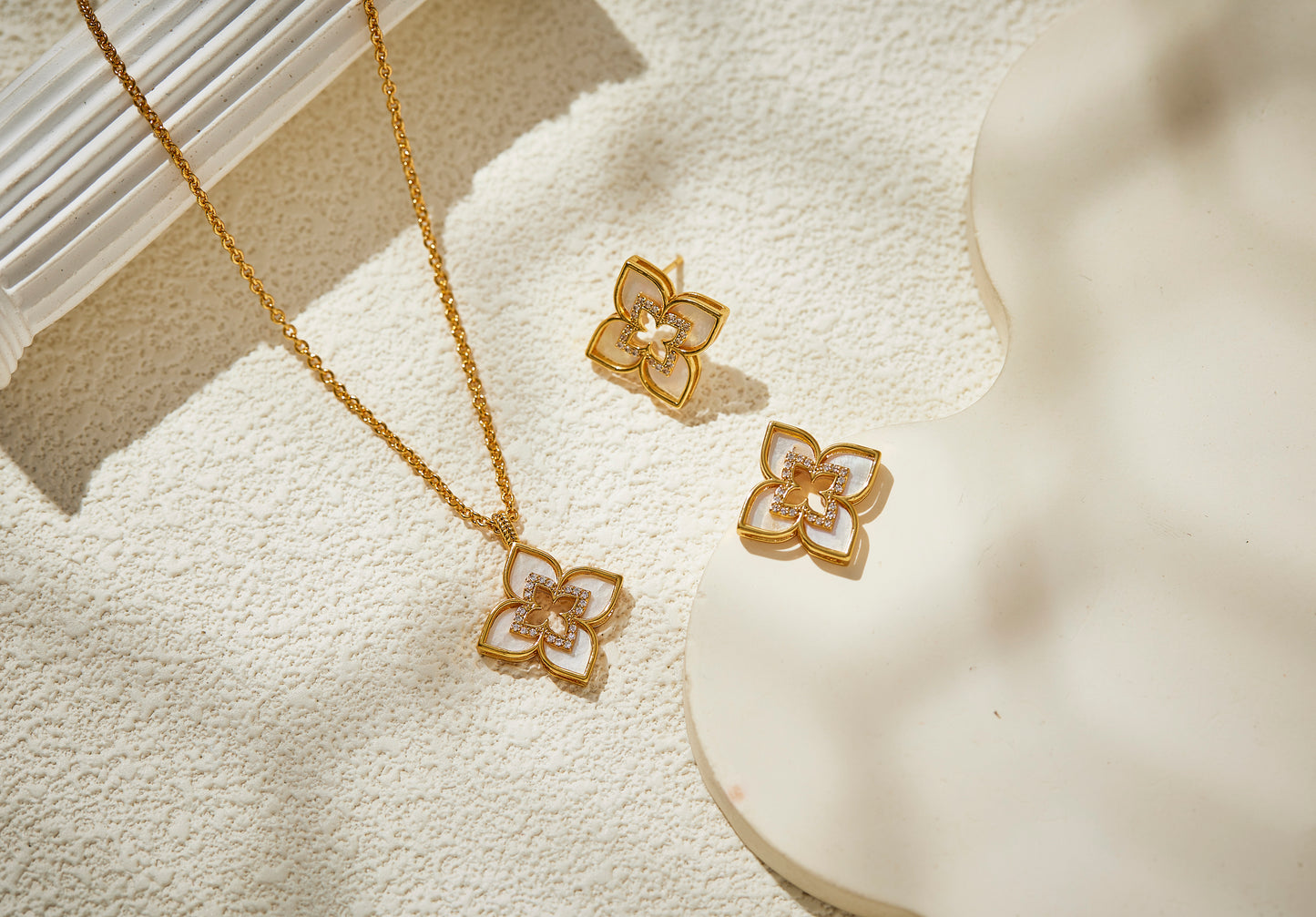 Four Leaves set