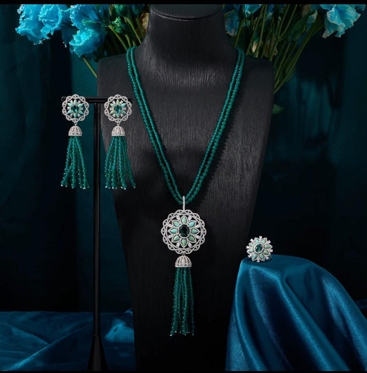 Luxury Emerald Tassel Jewelry Set